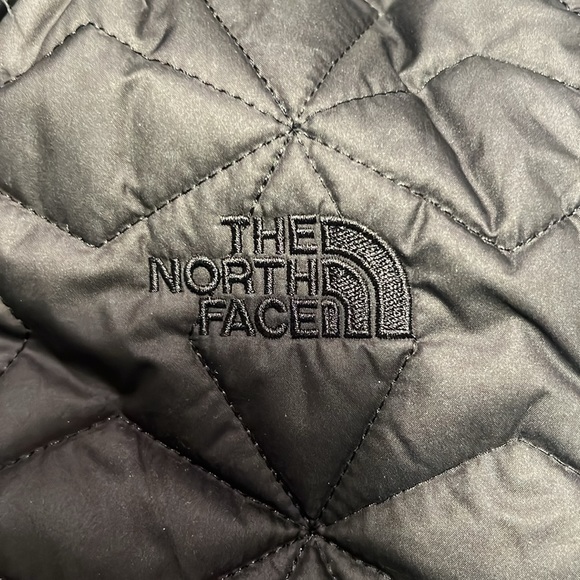The North Face Black Quilted Vest - Picture 2 of 4